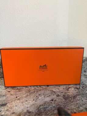 Hermès Iconic Orange Gift Box